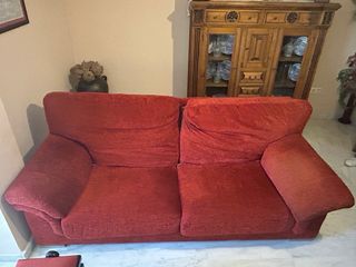 Conjunto de sofás de tela rojos