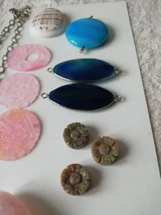 Collana e ciondoli in pietra dura