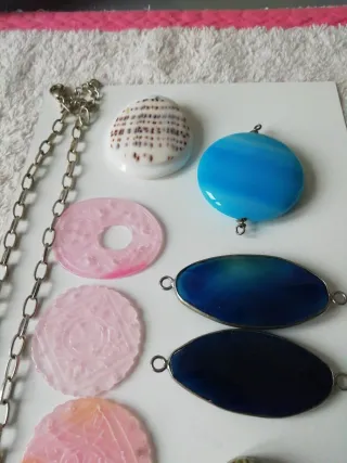 Collana e ciondoli in pietra dura