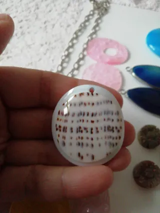 Collana e ciondoli in pietra dura