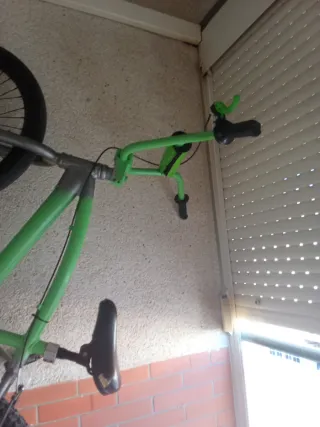 Bicicleta BMX verde