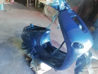Vespa 50 Azul Marrón Automática