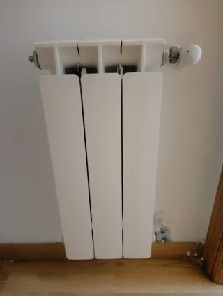 Radiador de agua blanco