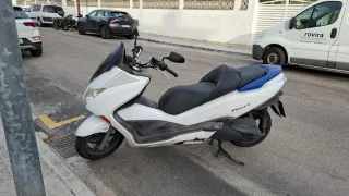 Honda Forza 250 Maxi Scooter
