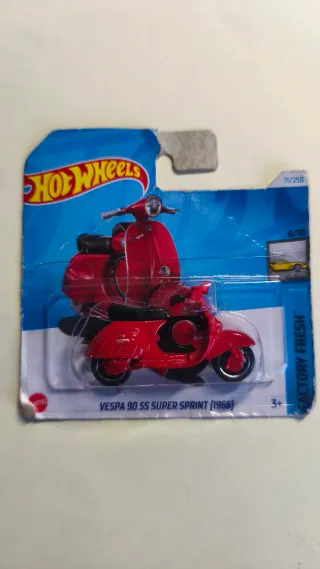Confezione 5 Hot Wheels: Vespa, Alfa Romeo, Fiat, Volkswagen
