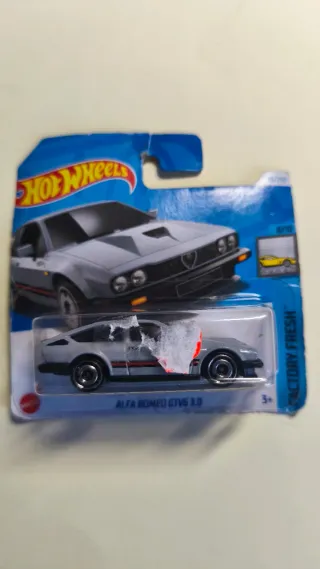 Confezione 5 Hot Wheels: Vespa, Alfa Romeo, Fiat, Volkswagen