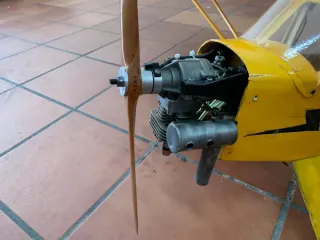 Avión RC Aeromodelismo Amarillo