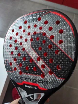 Pala de pádel Kombat Fuji Manu Martin 2026