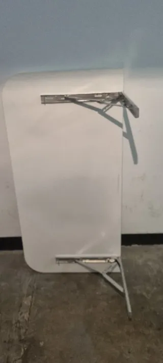 Mesa plegable blanca con bisagras de 120x60,3