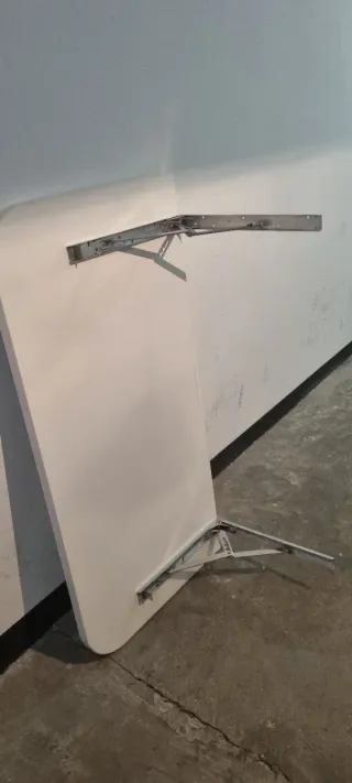 Mesa plegable blanca con bisagras de 120x60,3