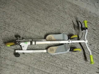 Patinete pulpo blanco y verde