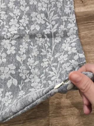 Fundas de cojín gris y blanco