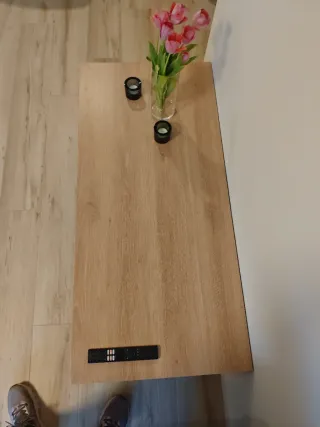 Mueble de salón madera y ratán