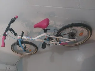 Bicicleta niña Btwin Decathlon 6-9 años + Casco