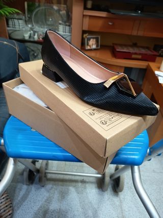 Scarpe di raso nere eleganti