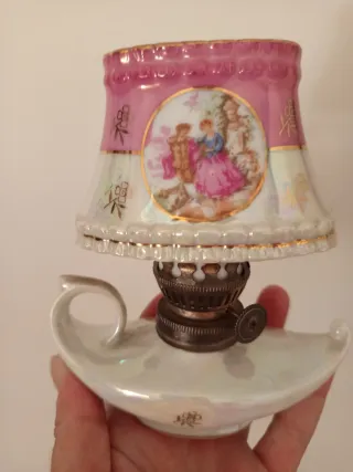 Lámpara de aceite antigua porcelana japonesa.