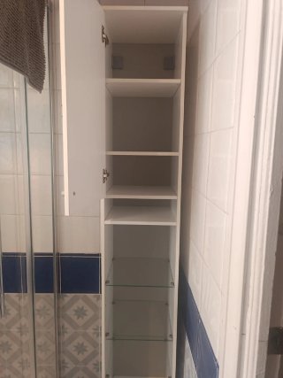 Armario baño con baldas cristal y puerta