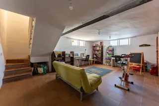 Chalet pareado con piscina privada.