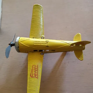 Avión Paya Junkers Amarillo Raro color