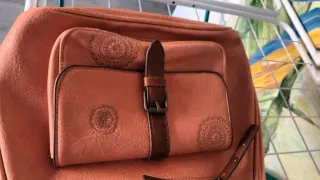 Mochila de piel con diseño mandala