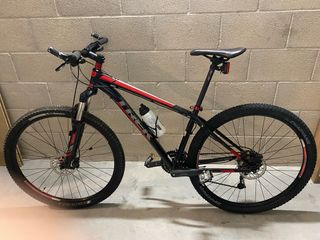Bicicleta Trek Montaña Negra/Roja