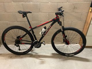 Bicicleta Trek Montaña Negra/Roja