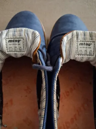 Scarpe casual blu e marroni