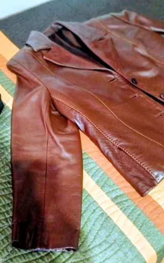Giacca in pelle marrone da donna
