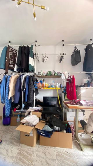 Armario abierto organizador de ropa