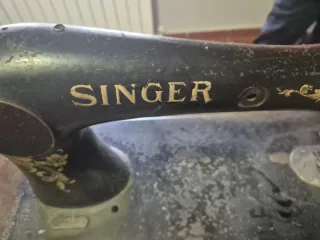 Máquina de coser Singer antigua