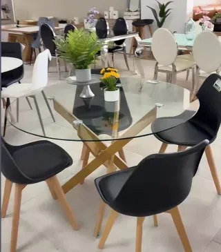 Mesa redonda cristal y 4 sillas comedor