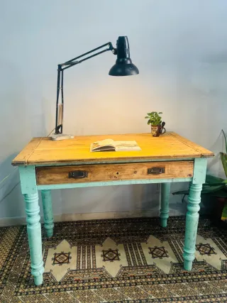 Lampada da tavolo design industriale