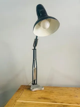 Lampada da tavolo design industriale