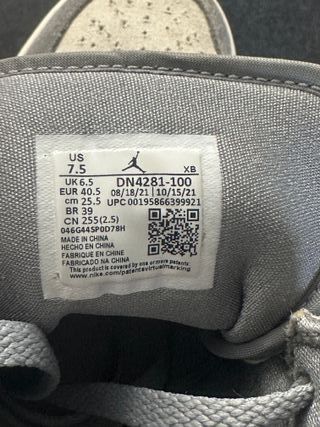 Nike Jordan 1 Mid 40.5 Grigio