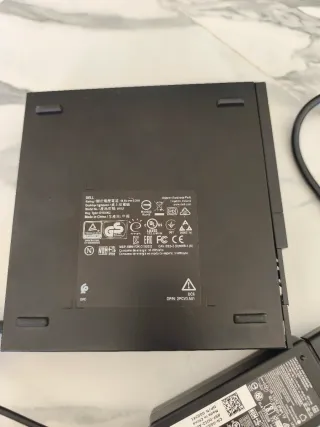 Mini PC Negro Intel i3 4GB RAM SSD 250GB