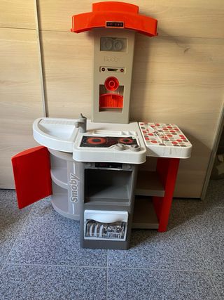Cocina de juguete con accesorios