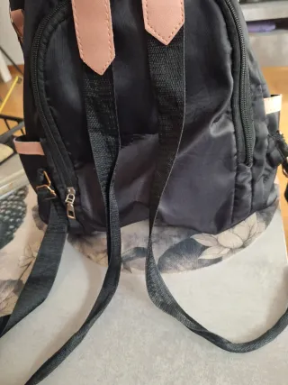 Mochila Stitch Antirrobo Negra y Rosa