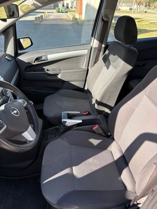 Opel Zafira 2010