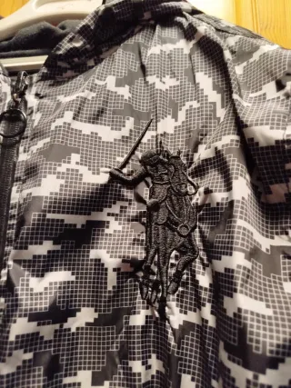 Chaqueta reversible invierno con capucha