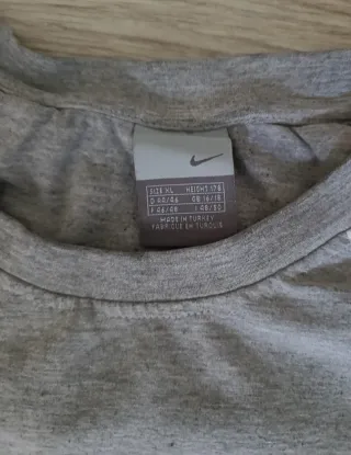 Camiseta Nike Cortez Mujer Gris