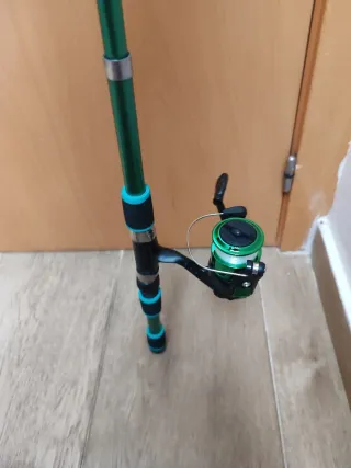 Caña de pescar con carrete nueva a estrenar