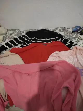 Conjunto de 3 jerséis: negro, rojo y rosa