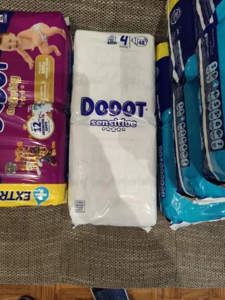 Lote Pañales Dodot Sensitive Talla 4
