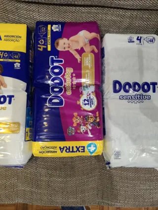 Lote Pañales Dodot Sensitive Talla 4