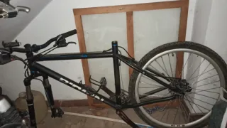 Bicicleta de Montaña Negra B-twin Rock River 500