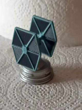 Star Wars C-3PO y R2-D2 figuras.......