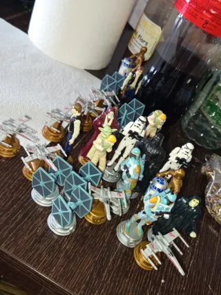 Star Wars C-3PO y R2-D2 figuras.......