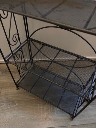 Estantería de metal y madera,medidas en fotfotogra