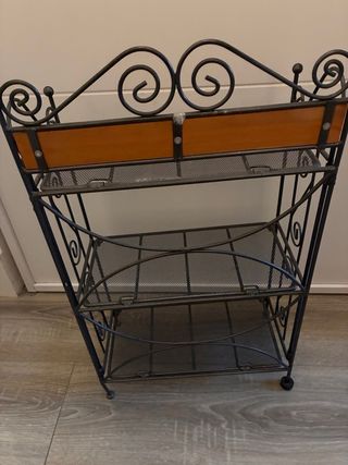 Estantería de metal y madera,medidas en fotfotogra