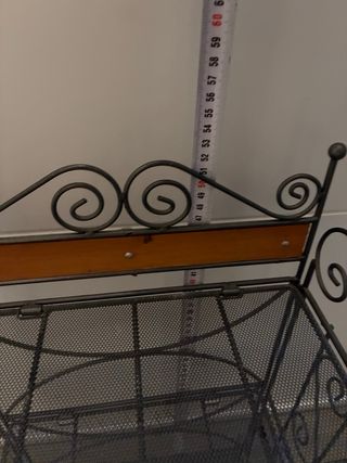 Estantería de metal y madera,medidas en fotfotogra